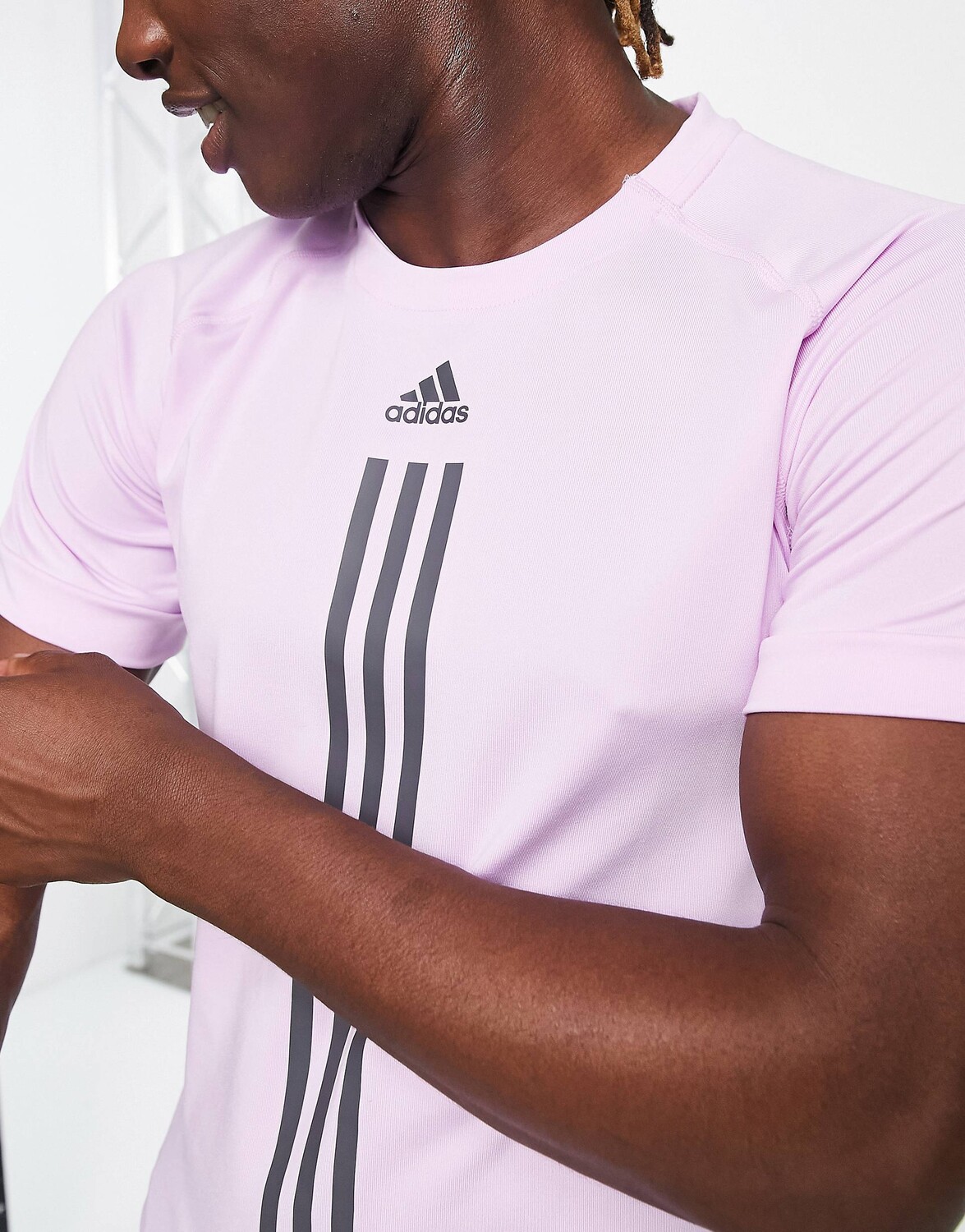 

Фиолетовая футболка с 3 полосками adidas Training Alpha Strength