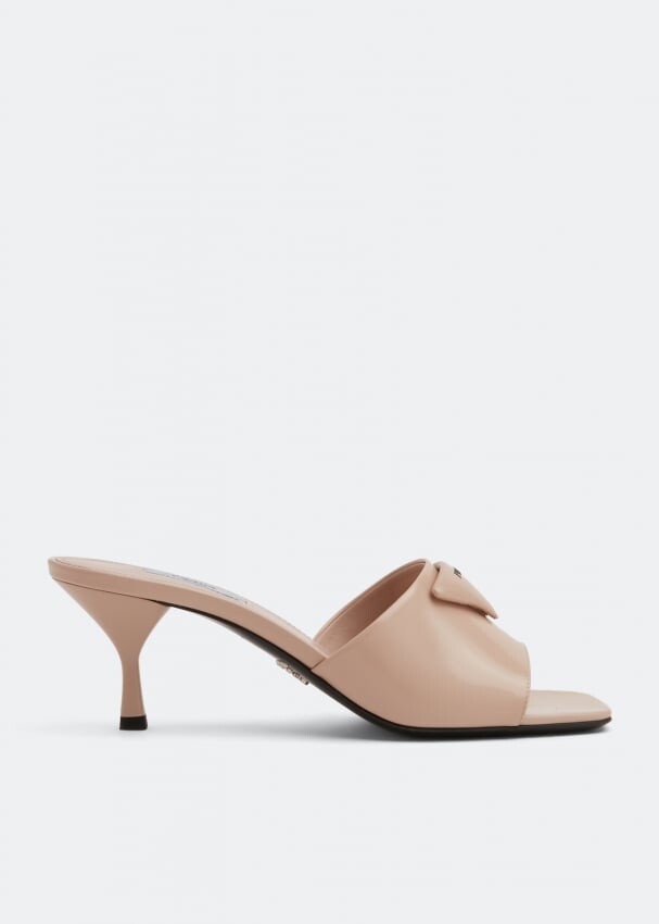 

Шлепанцы PRADA Brushed leather heeled slides, бежевый
