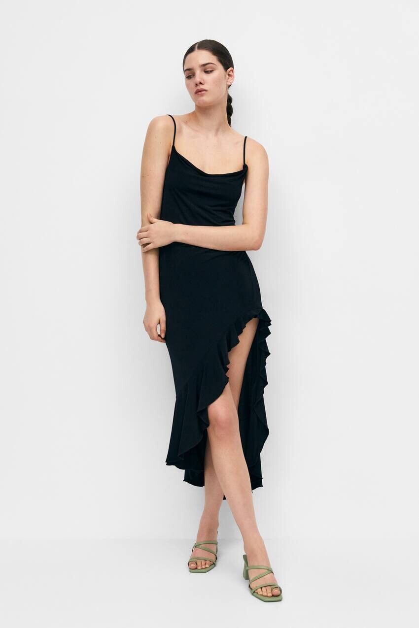 

Асимметричное платье с рюшами Pull&Bear, черный