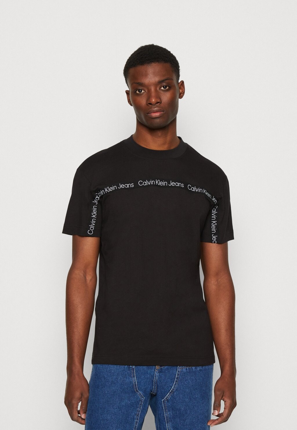 

Футболка с принтом Calvin Klein Jeans, черный
