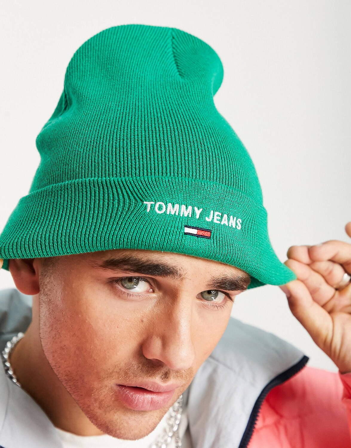 

Зеленая спортивная шапка-бини Tommy Jeans