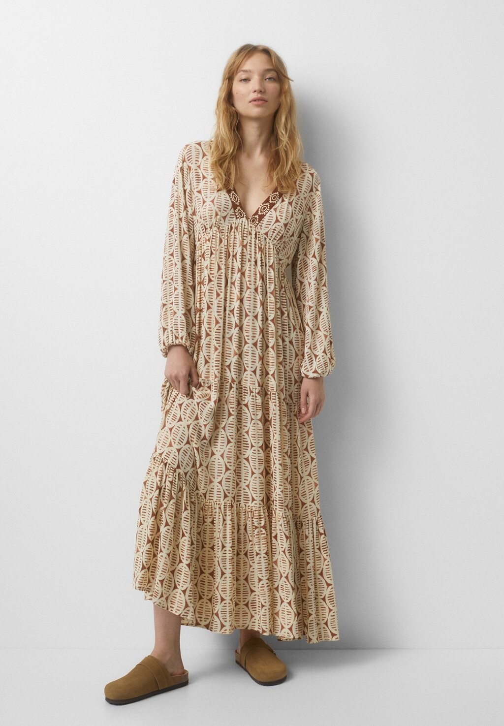

Длинное платье PULL&BEAR, темно-красный