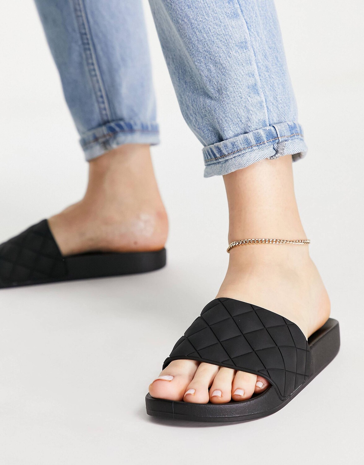 

Черные стеганые шлепанцы ASOS DESIGN Flare