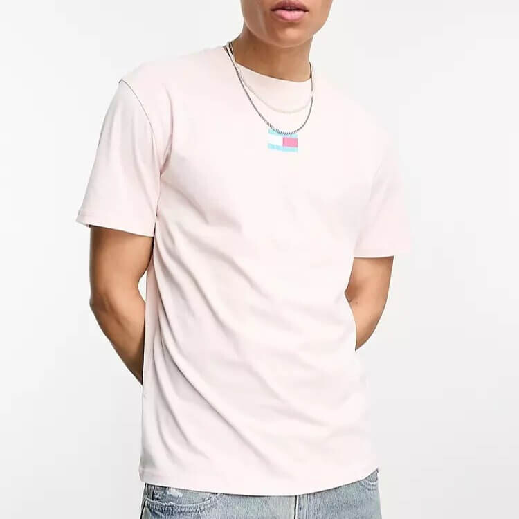 

Футболка Tommy Jeans Classic Center Pop Flag, светло-розовый