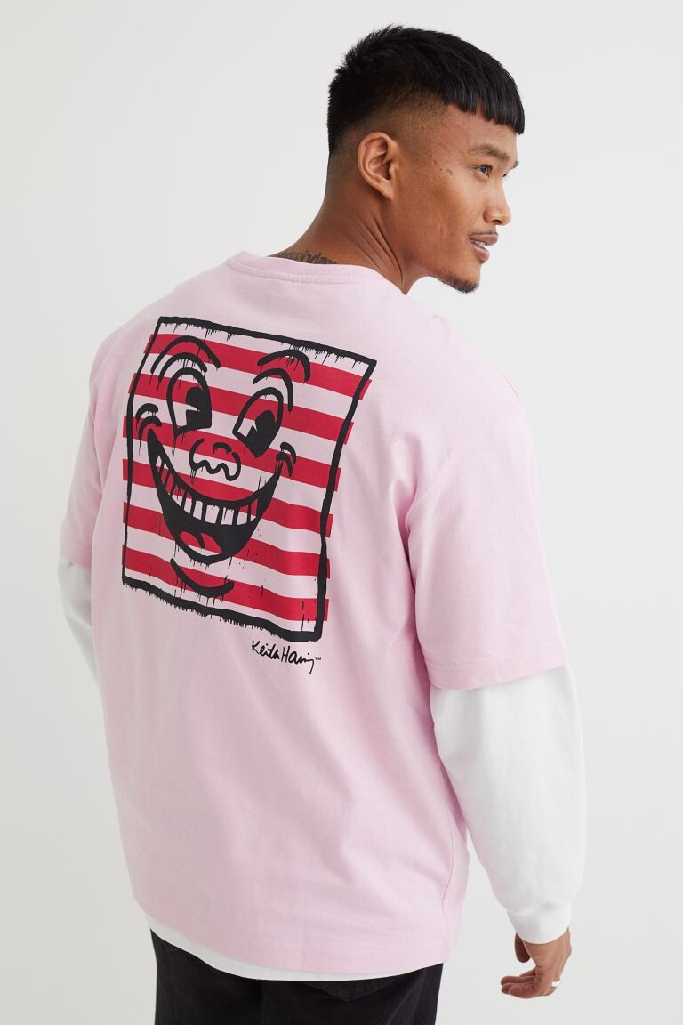 

Футболка свободного кроя H&M, светло-розовый/кит харинг