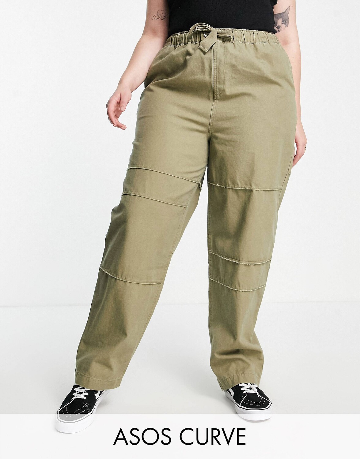 

Брюки карго цвета хаки с широкими штанинами ASOS DESIGN Curve