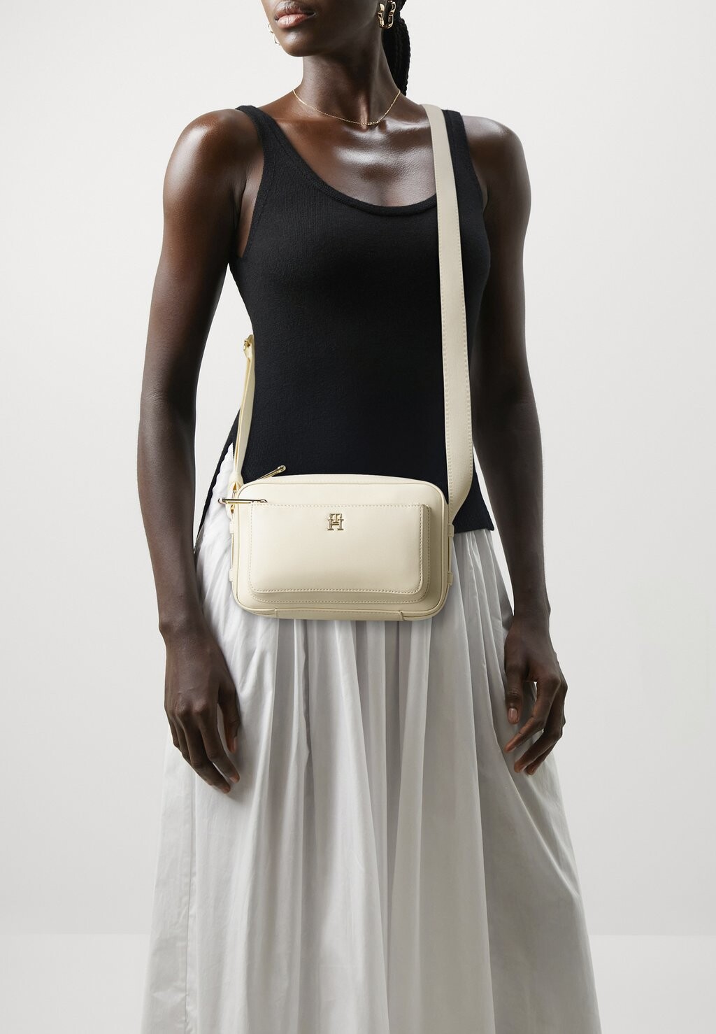 

Сумка на плечо Iconic Camera Bag Tommy Hilfiger, цвет calico