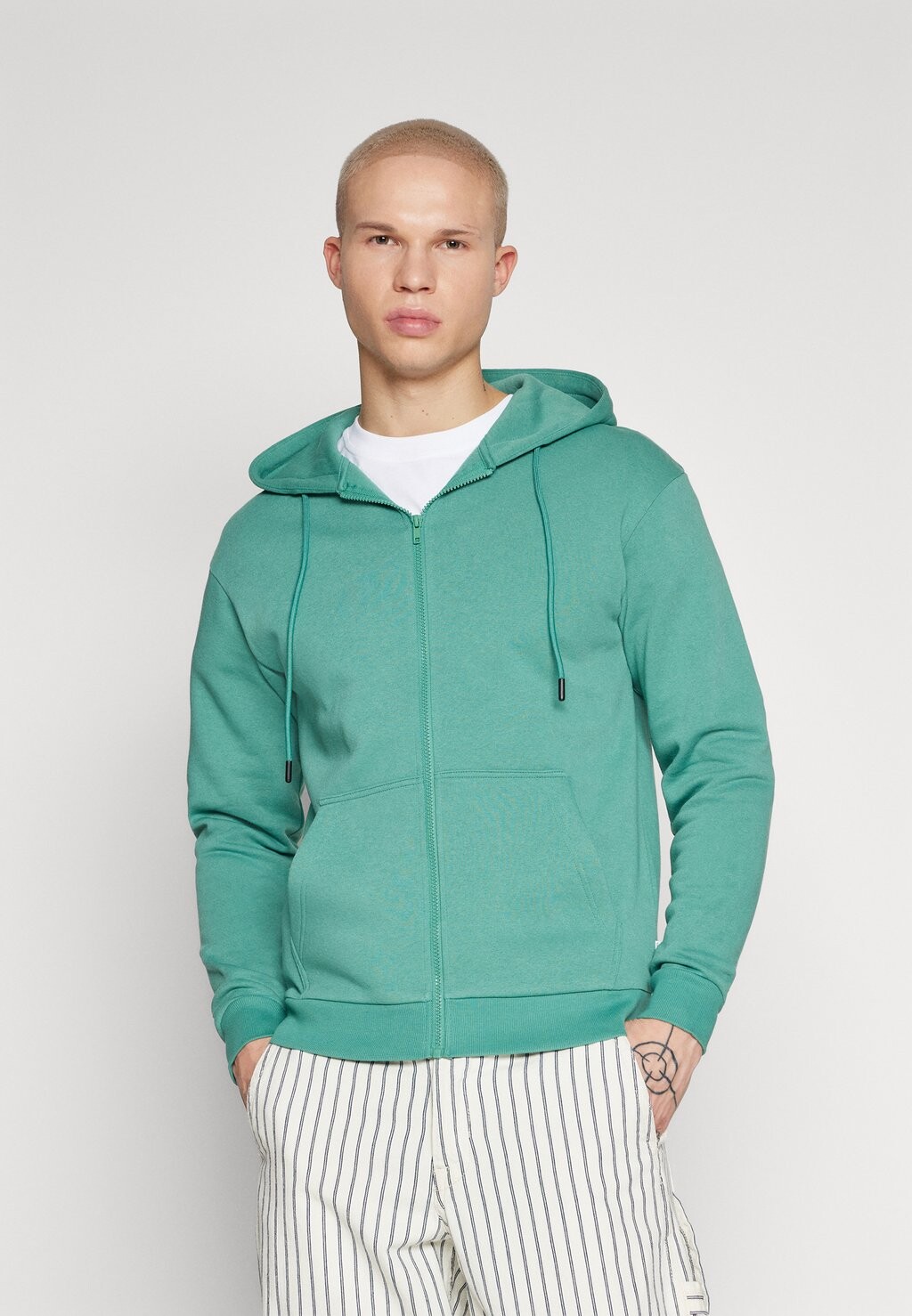 

Толстовка на молнии Jjebradley Zip Hood Jack & Jones, цвет bottle green