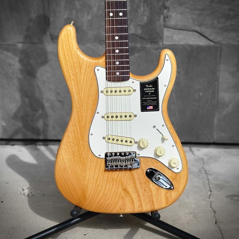 

Fender American Vintage II 1973 Stratocaster, накладка на гриф из палисандра, цвет Aged Natural 0110270834