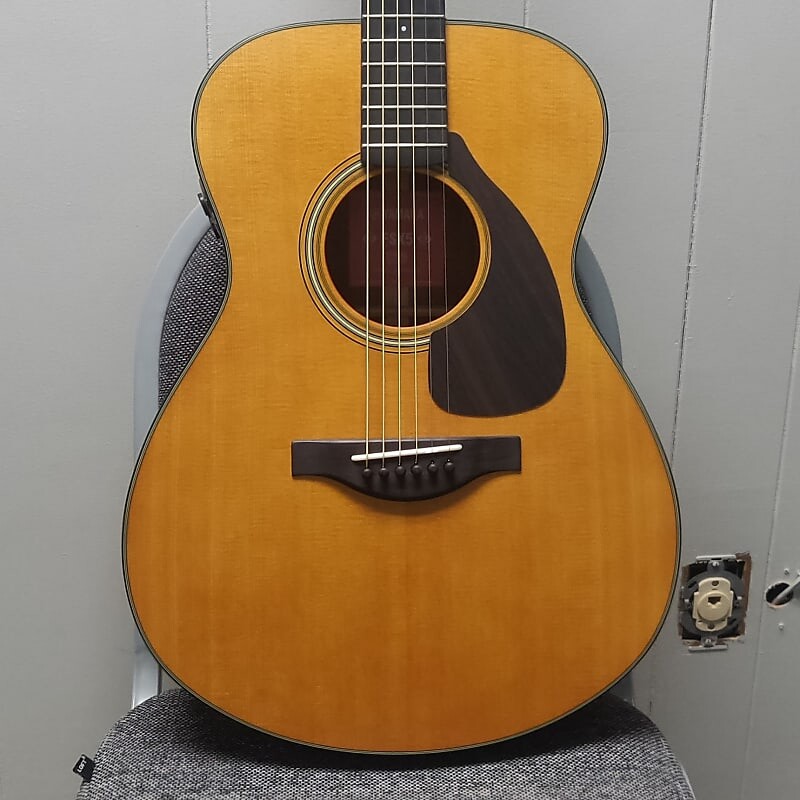 

Гитара Yamaha FSX5 Red Label