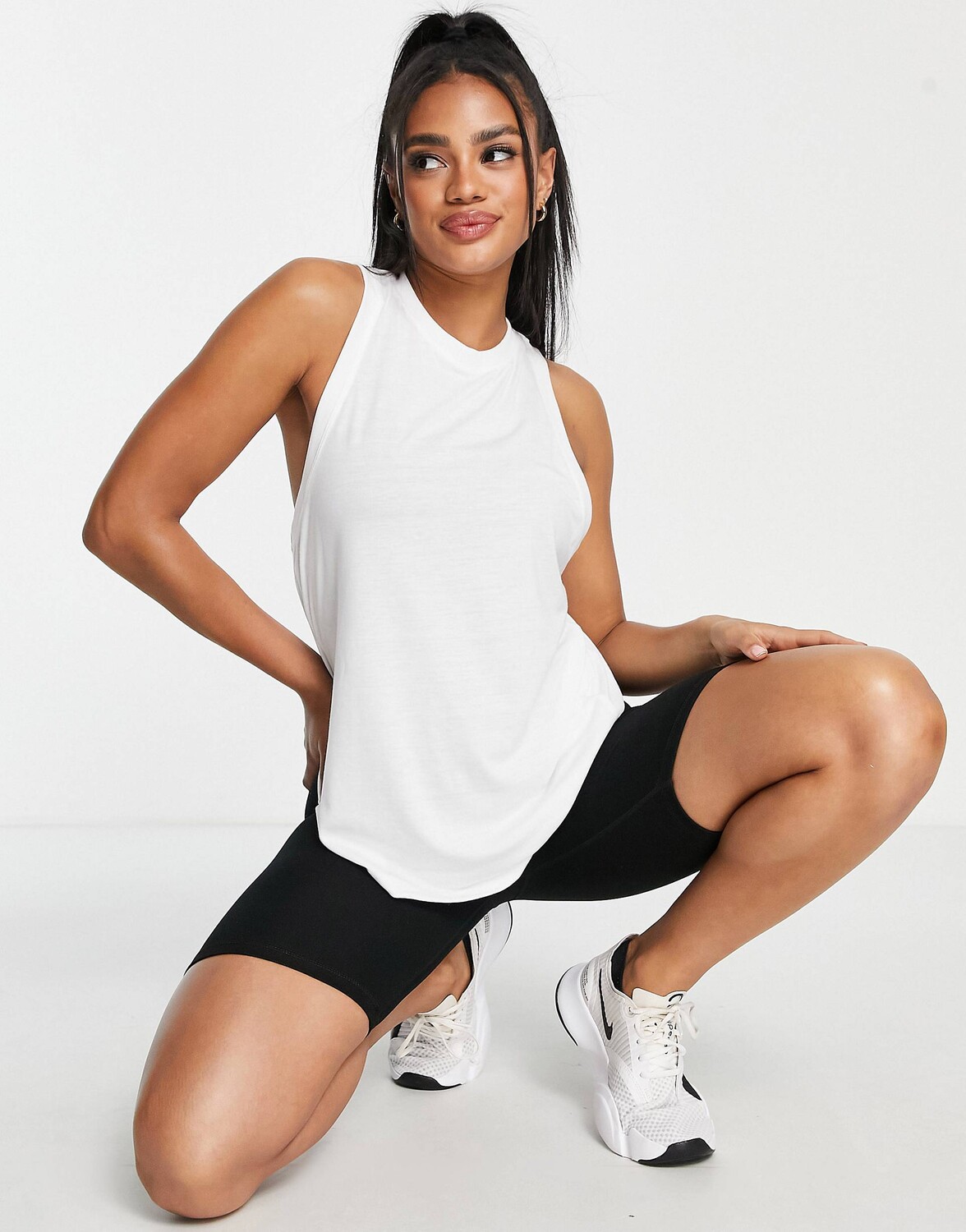 

Жилет для йоги ASOS 4505 с закручивающейся спиной