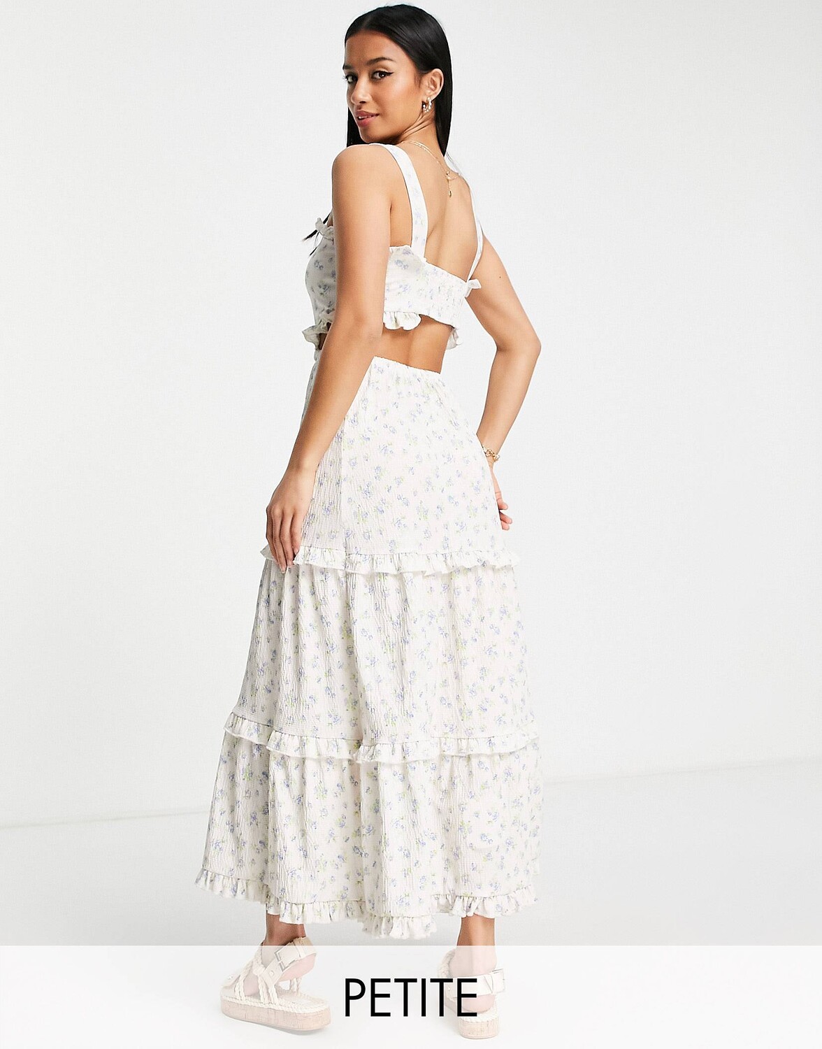 

Платье макси с вырезами и цветочным принтом Miss Selfridge Petite