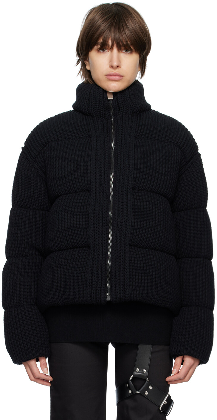 

Черный вязаный пуховик в рубчик Moncler Genius