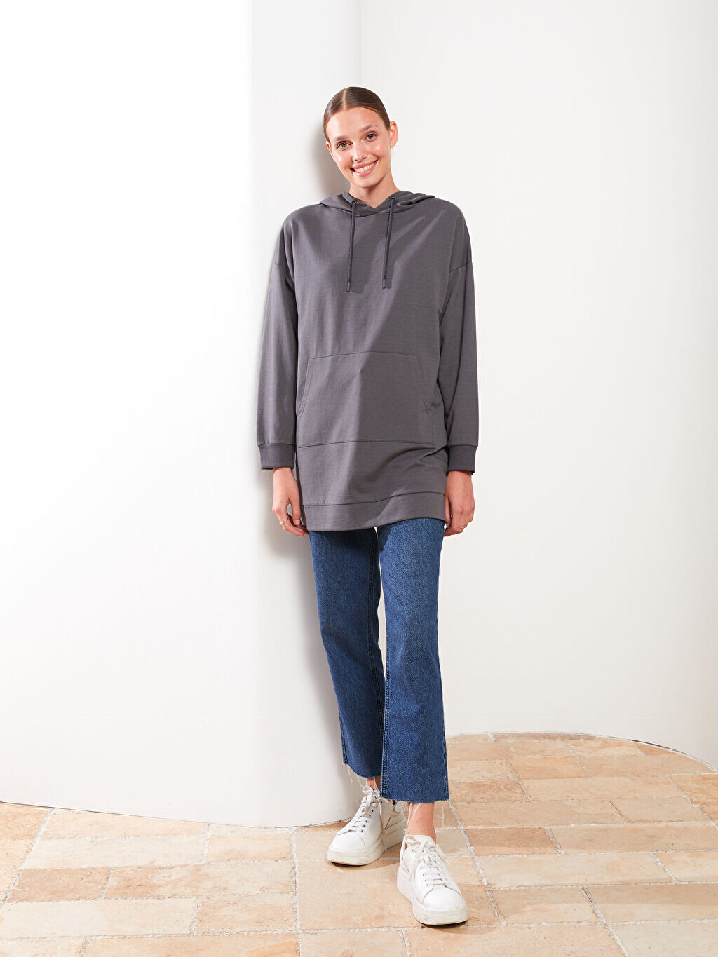 

Прямая женская туника с длинным рукавом и капюшоном LCW Modest