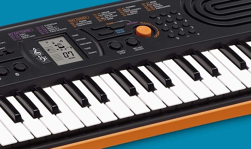 

Casio - SA-76H3 - 44-клавишная мини-клавиатура, 100 тонов, 50 стилей и встроенные динамики