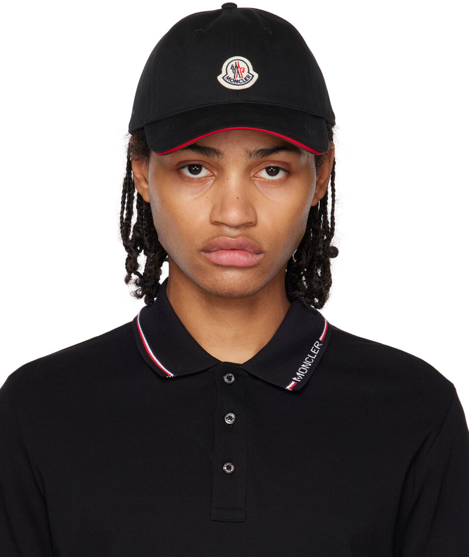 

Черная бейсболка Moncler