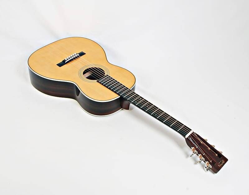 

Martin Custom Shop Size 00 28VS Style Rosewood Spruce 12-Fret #68360 @ LA Guitar Sales 00-28VS Custom