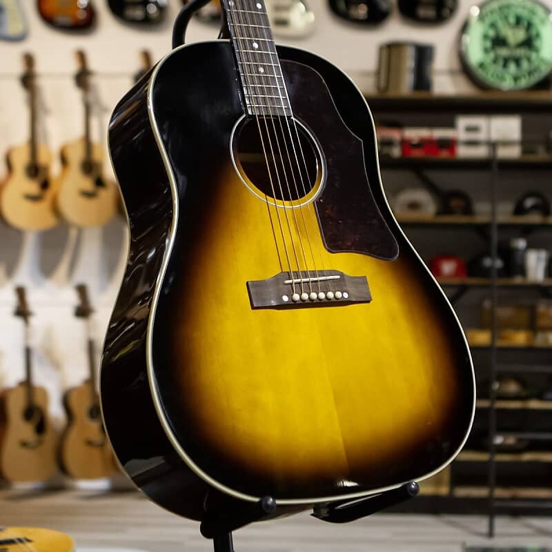 

Epiphone Slash J-45 - Ноябрьский взрыв в жестком футляре EISLASHJ45NVNH3