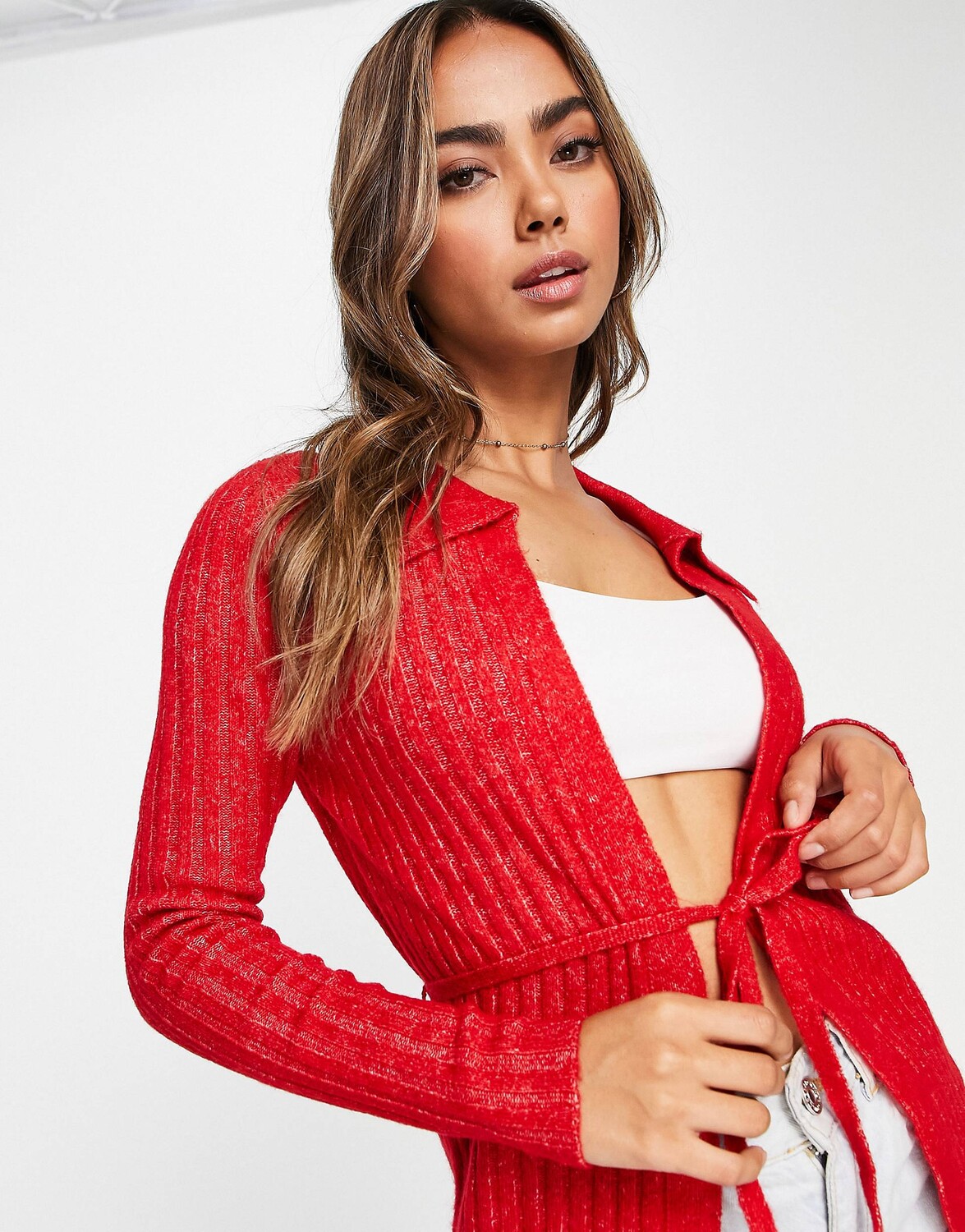 

Красный кардиган с воротником и галстуком ASOS DESIGN