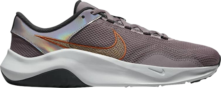 

Кроссовки Nike Wmns Legend Essential 3 Next Nature Premium 'Purple Smoke Metallic Copper', фиолетовый