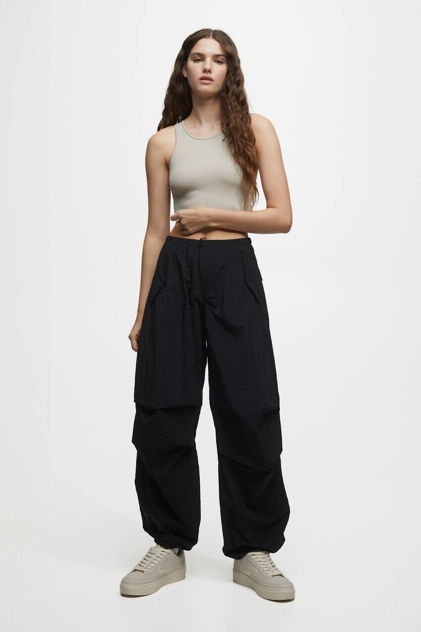 

Брюки-парашюты Pull&Bear, черный