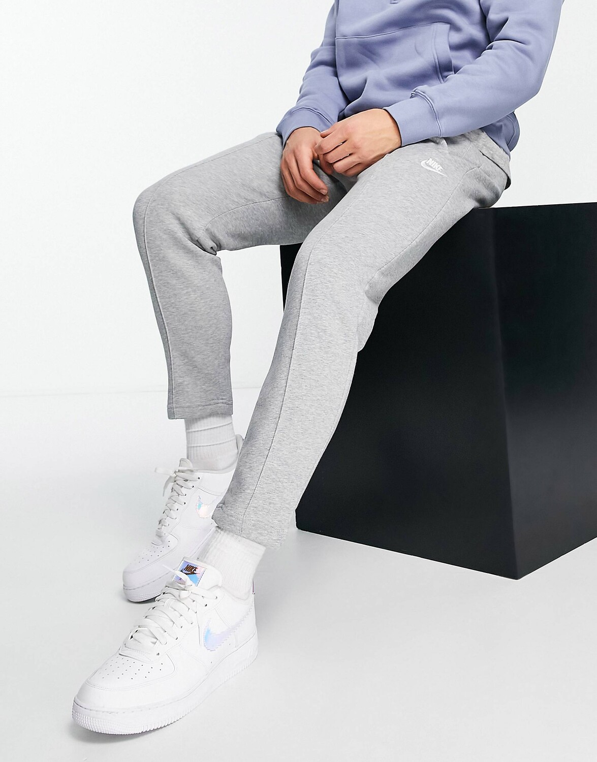 

Серые флисовые джоггеры с зауженным кроем Nike Club