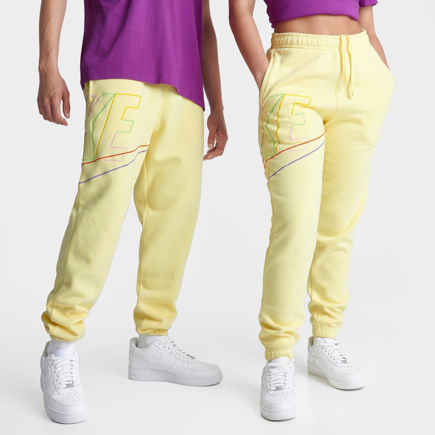 

Флисовые спортивные штаны с логотипом Nike Club Fleece+ Futura, желтый