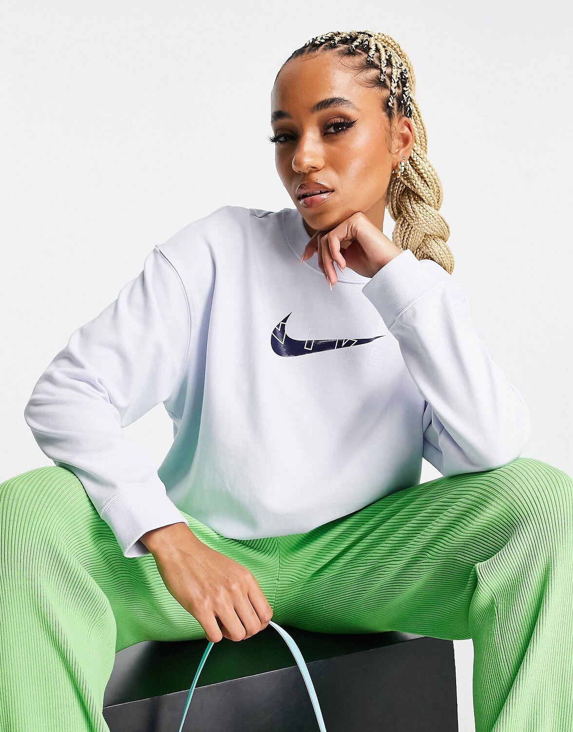 

Светло-голубой свободный свитер с круглым вырезом Nike Training GRX