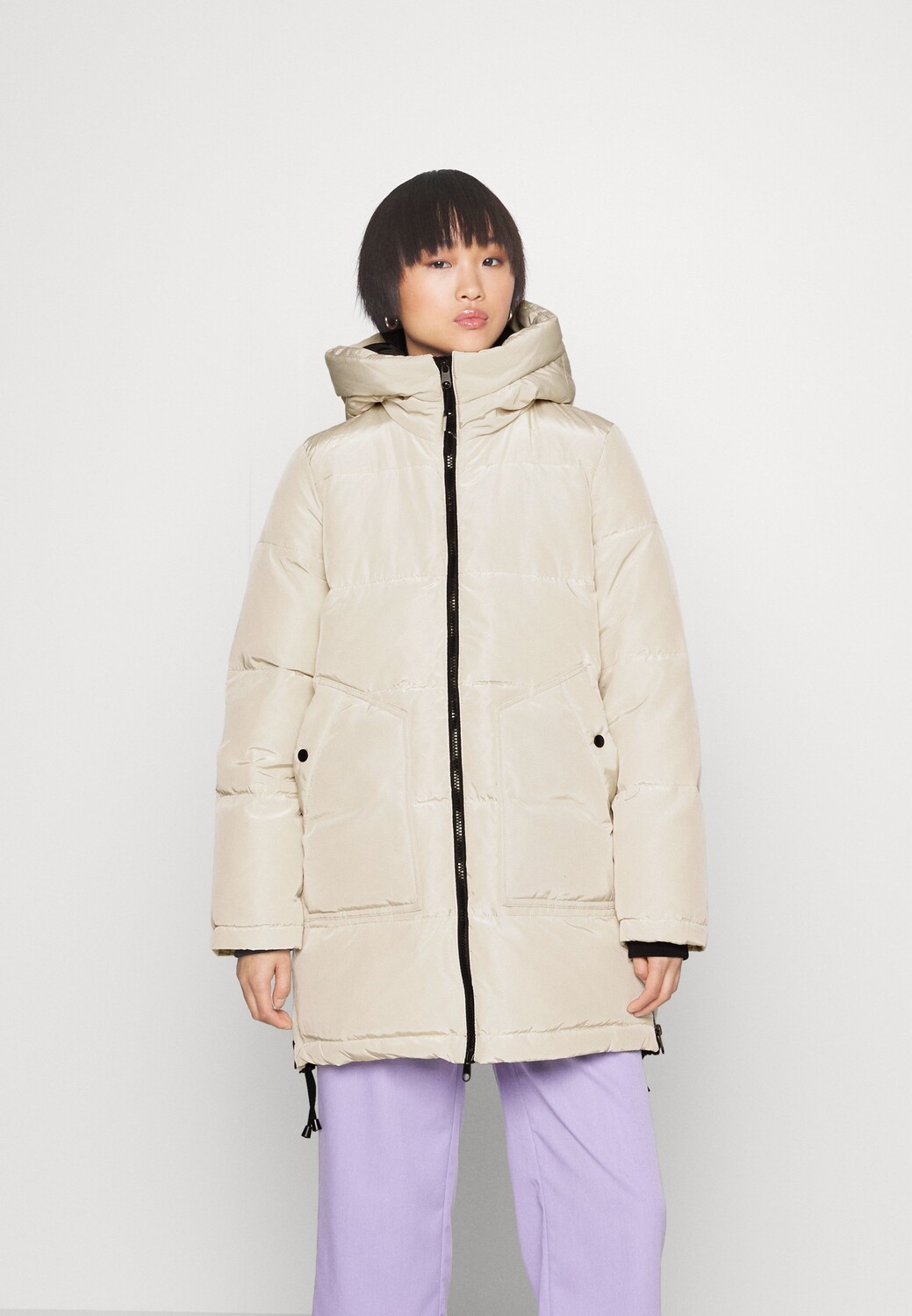 

Пуховик Vero Moda Petite, кремовый