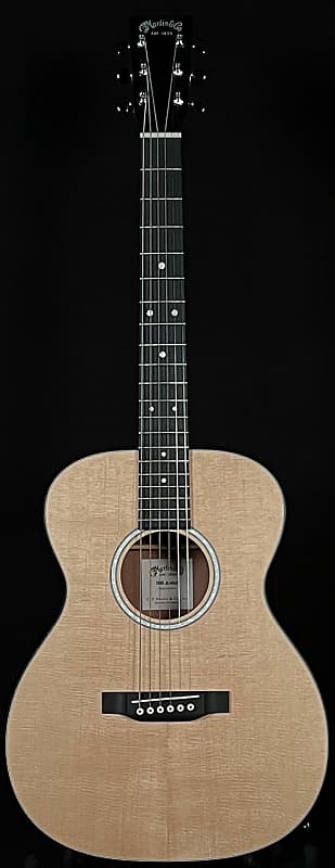 Martin Guitars 000 Jr-10 щитки ccm 4k bandy jr р 10