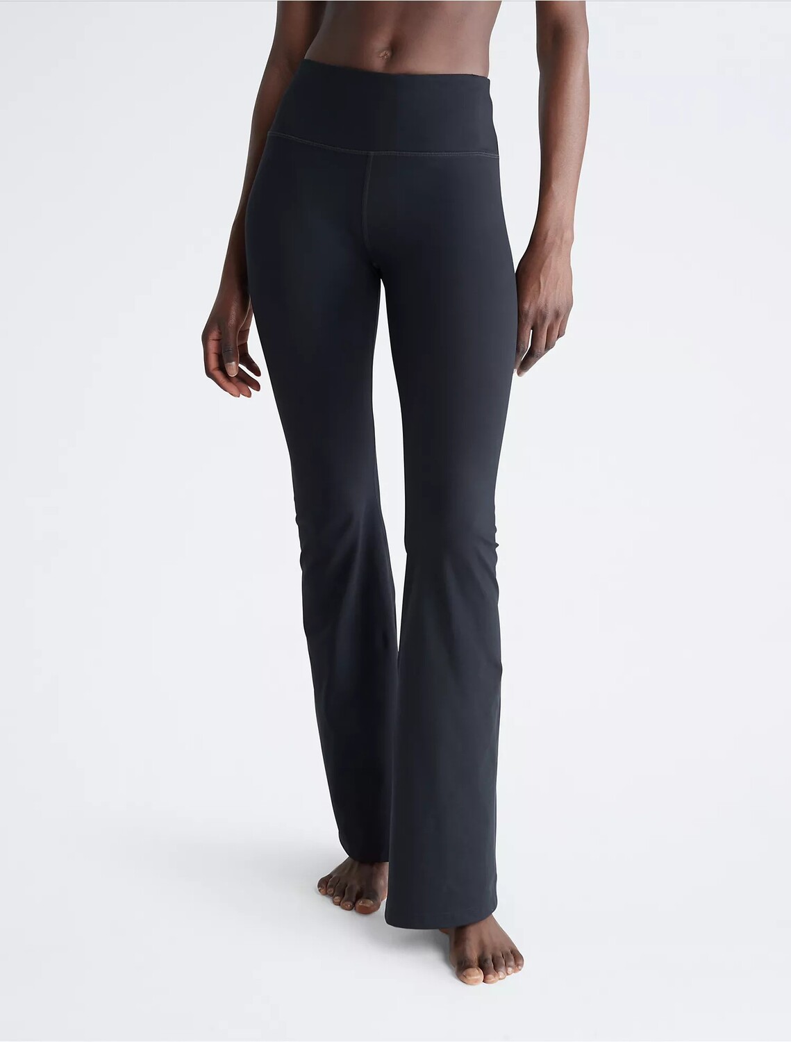 

Брюки Calvin Klein Performance Embrace High Waist Flared, черный