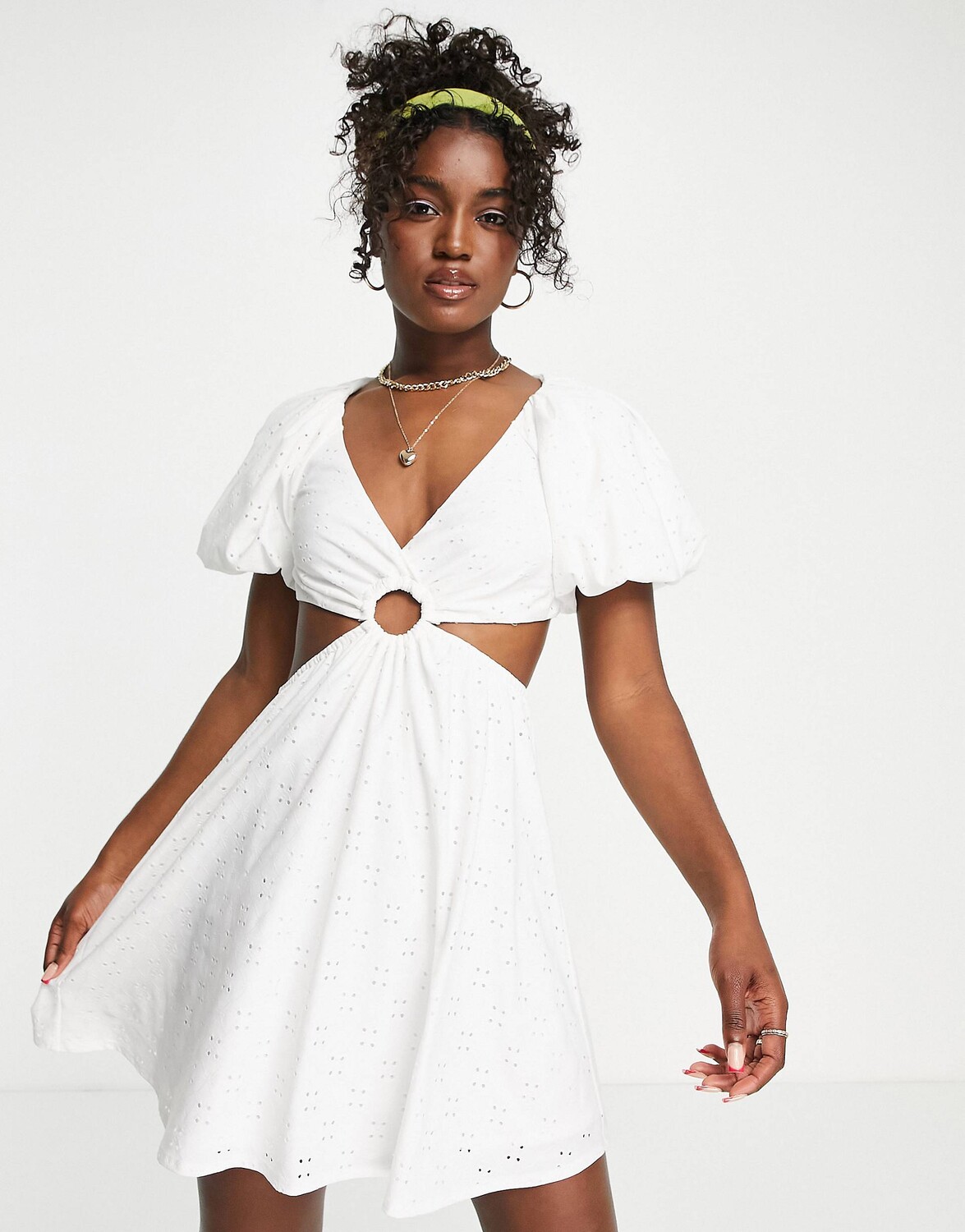 

Белое платье мини с объемными рукавами и вырезами ASOS DESIGN