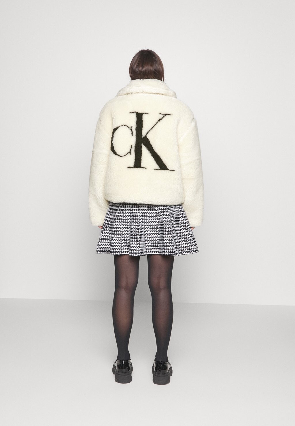 

Зимняя куртка Calvin Klein Jeans
