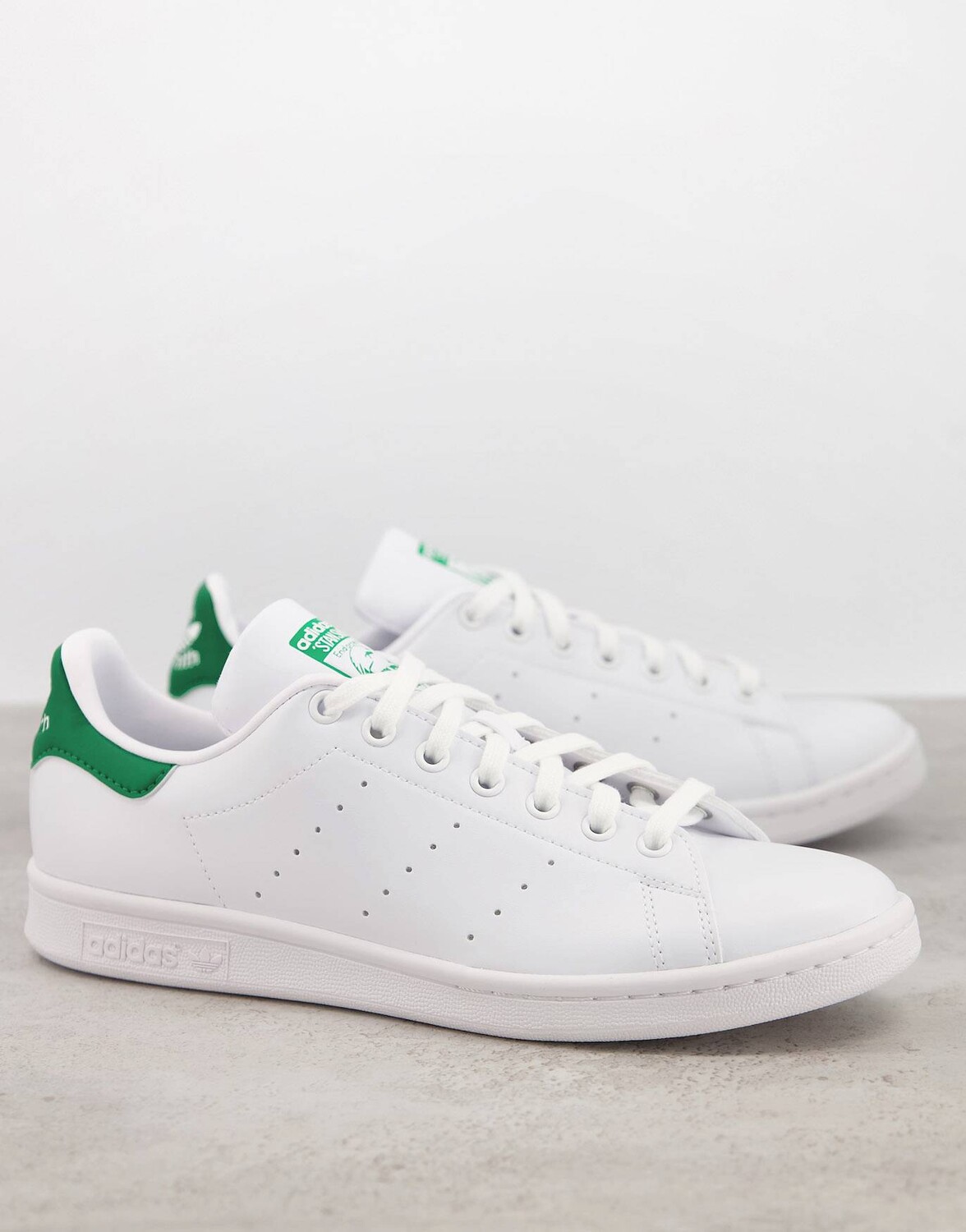 

Белые кроссовки adidas Originals Stan Smith с зеленой полоской - WHITE