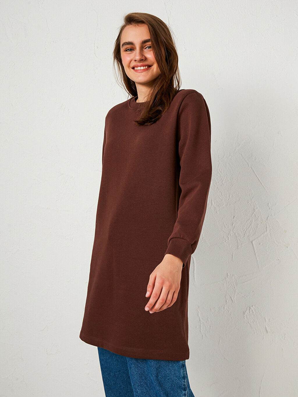 

Женская туника прямого кроя с круглым вырезом и длинными рукавами LCW Modest