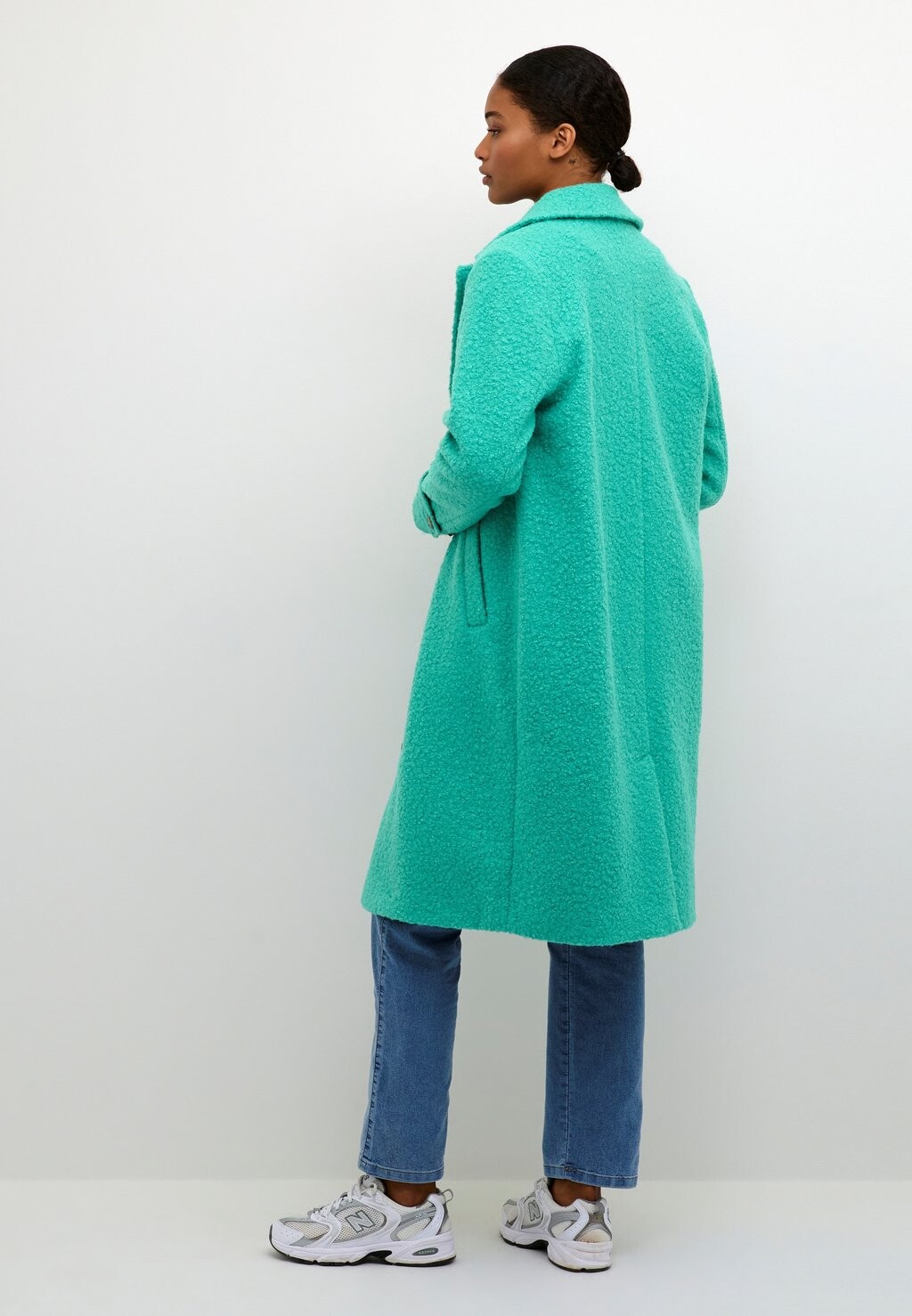

Классическое пальто KAANNE Kaffe, цвет gumdrop green