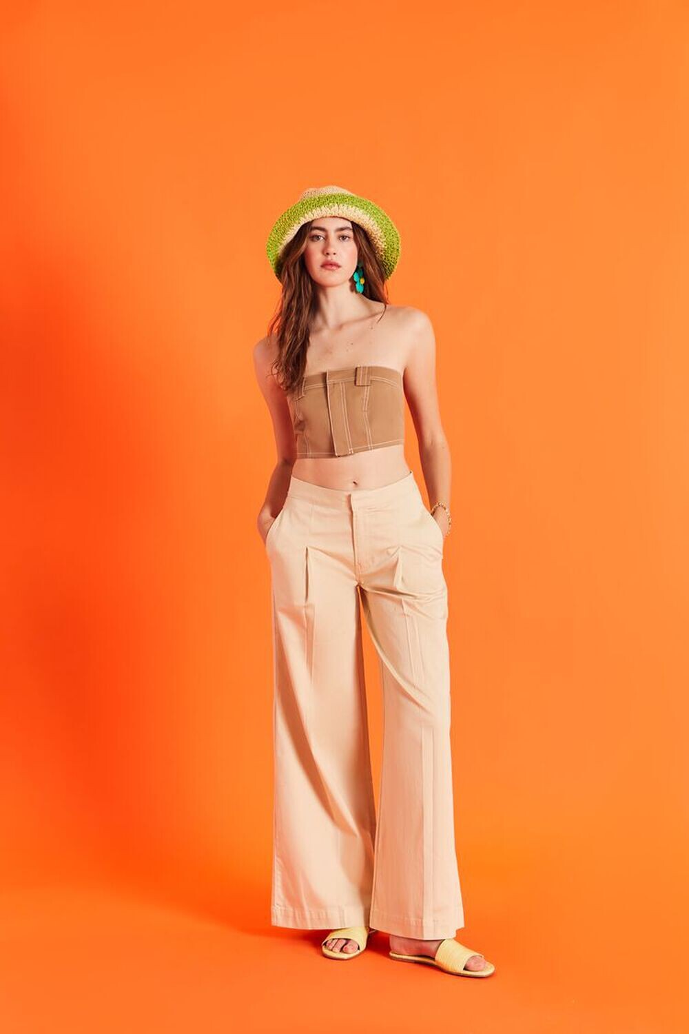 

Широкие брюки из атласа со складками Forever 21, песочный, Бежевый