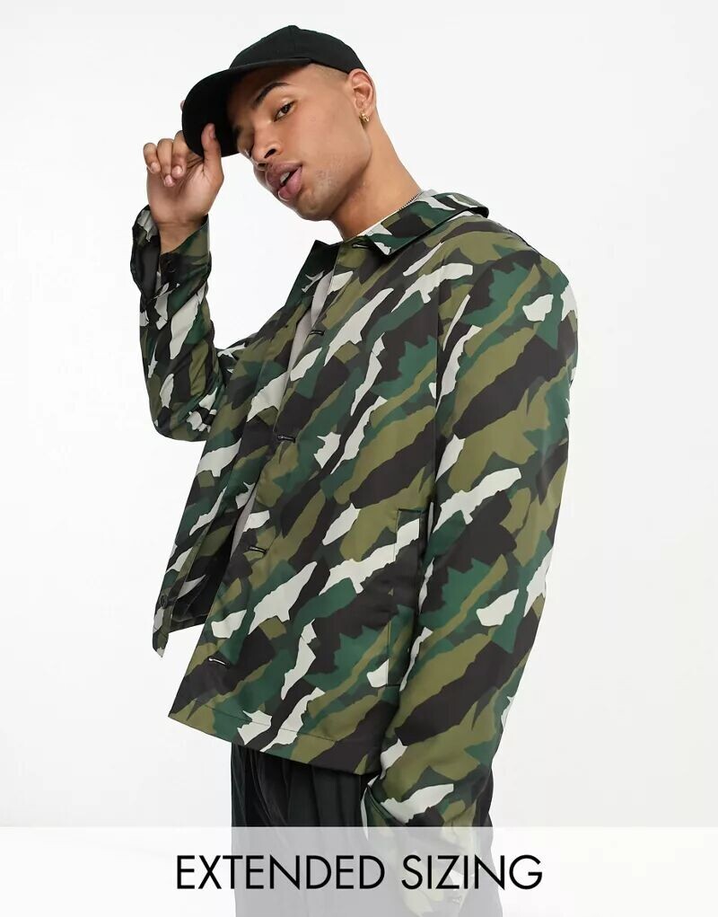 

Легкая спортивная куртка с принтом в стиле милитари ASOS