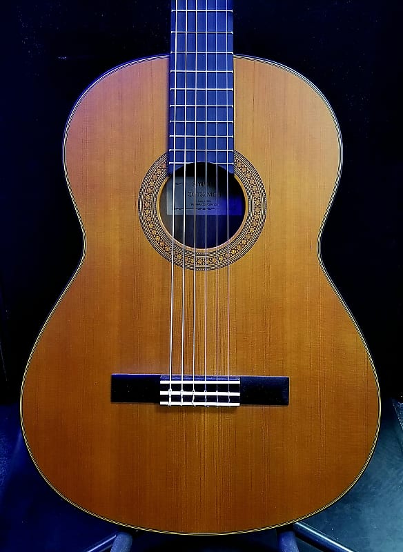 Акустическая гитара Yamaha CG-122MCH Solid Cedar Top Classical Guitar Natural - FREE Set up