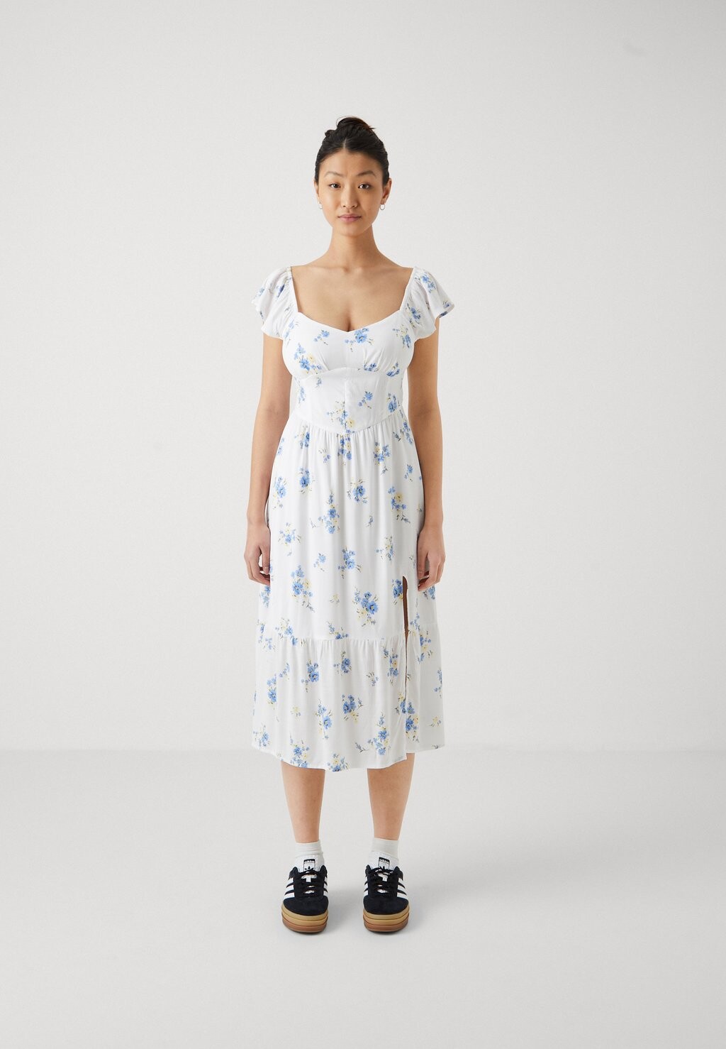 

Дневное платье WAIST MIDI DRESS Hollister Co., цвет Tan