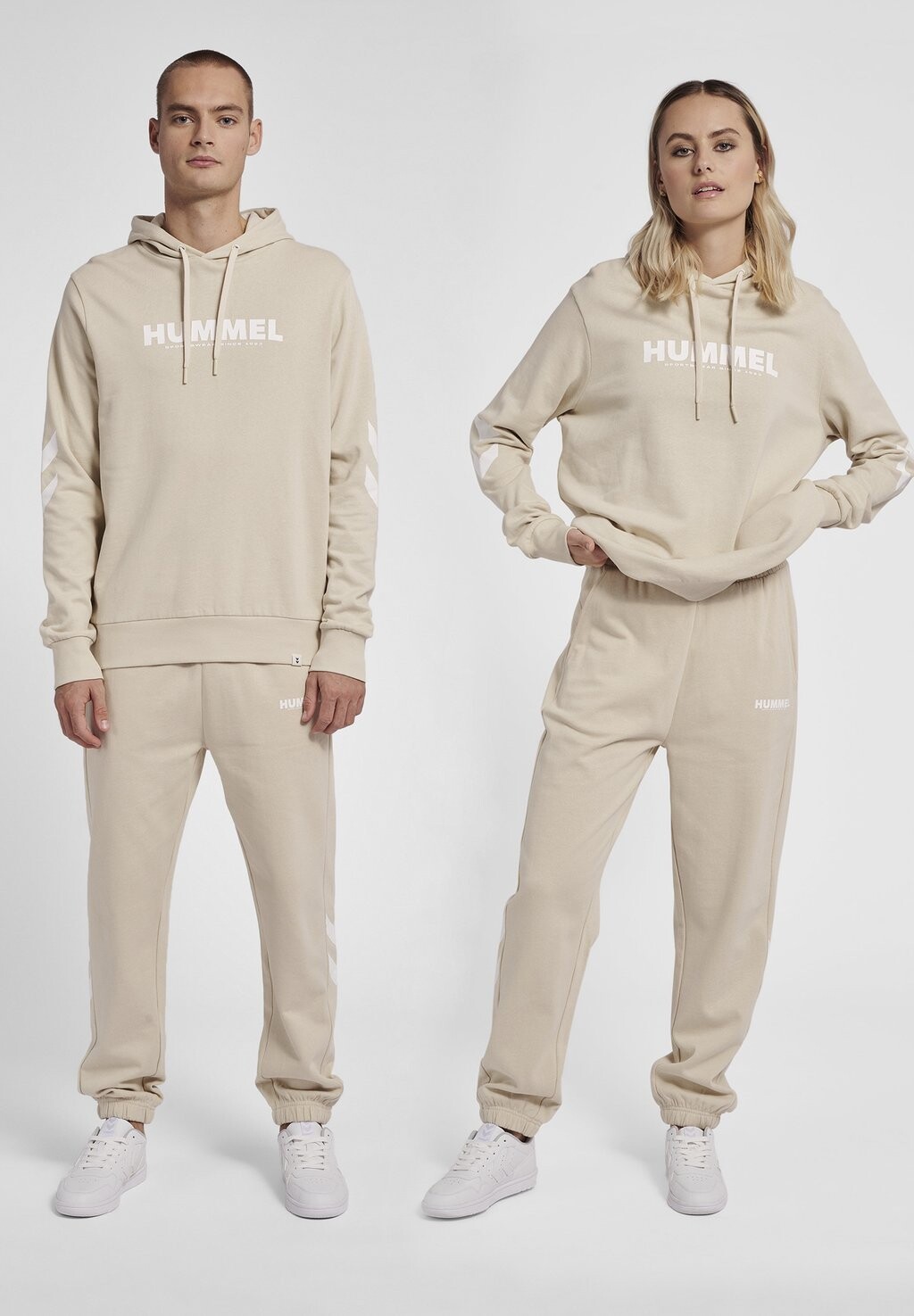 

Толстовка с капюшоном Hummel