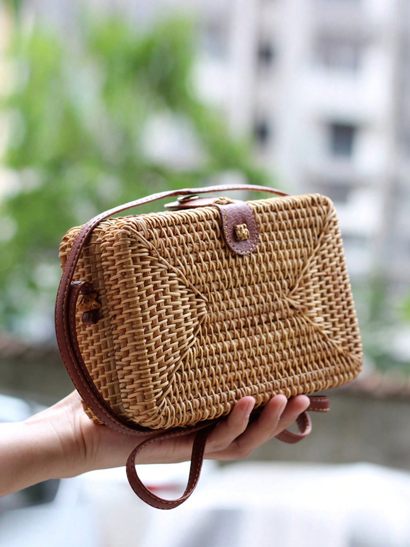 Мини-квадратная сумка из плетеной ротанговой ткани, коричневый