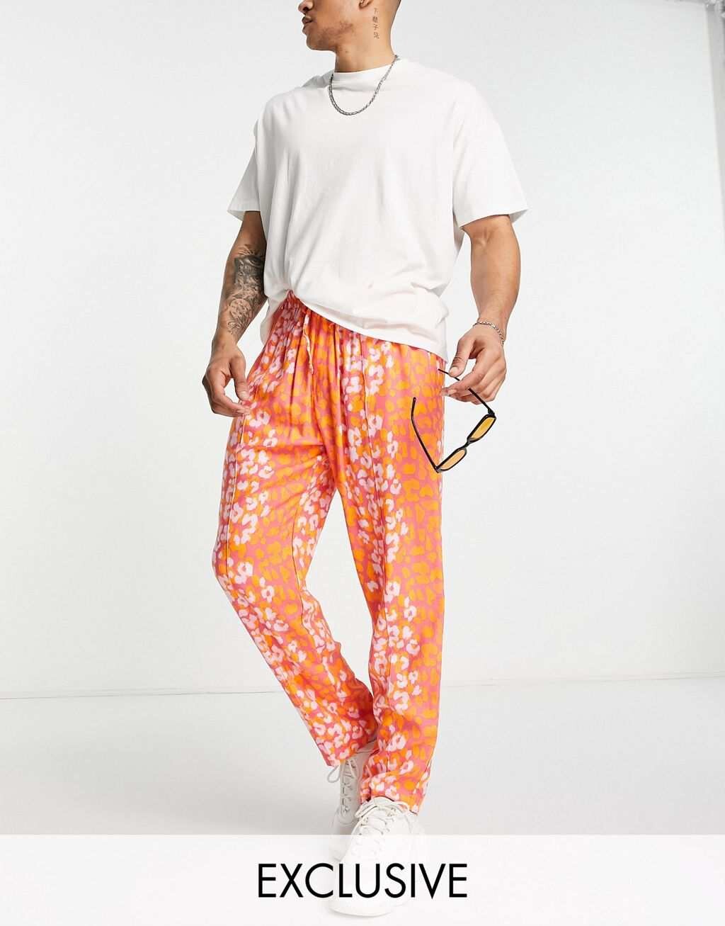 

Коралловые брюки с анималистическим принтом ASOS MADE IN KENYA