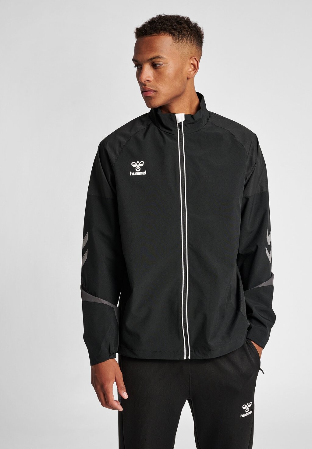 

Спортивный топ Hummel