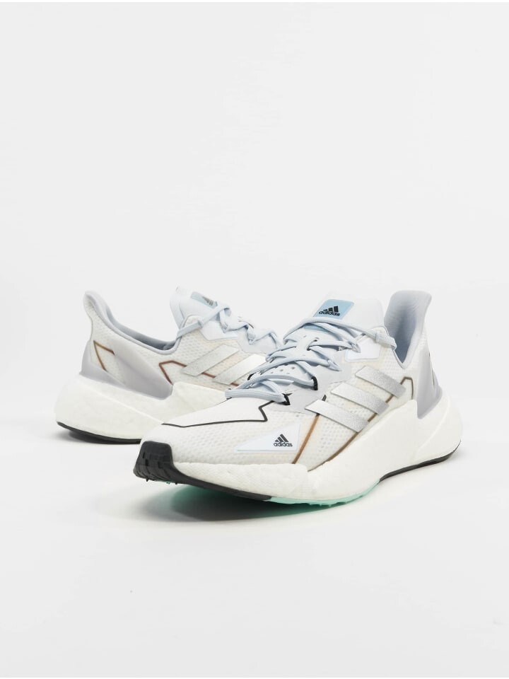 

Кроссовки на шнуровке adidas, цвет footwear white