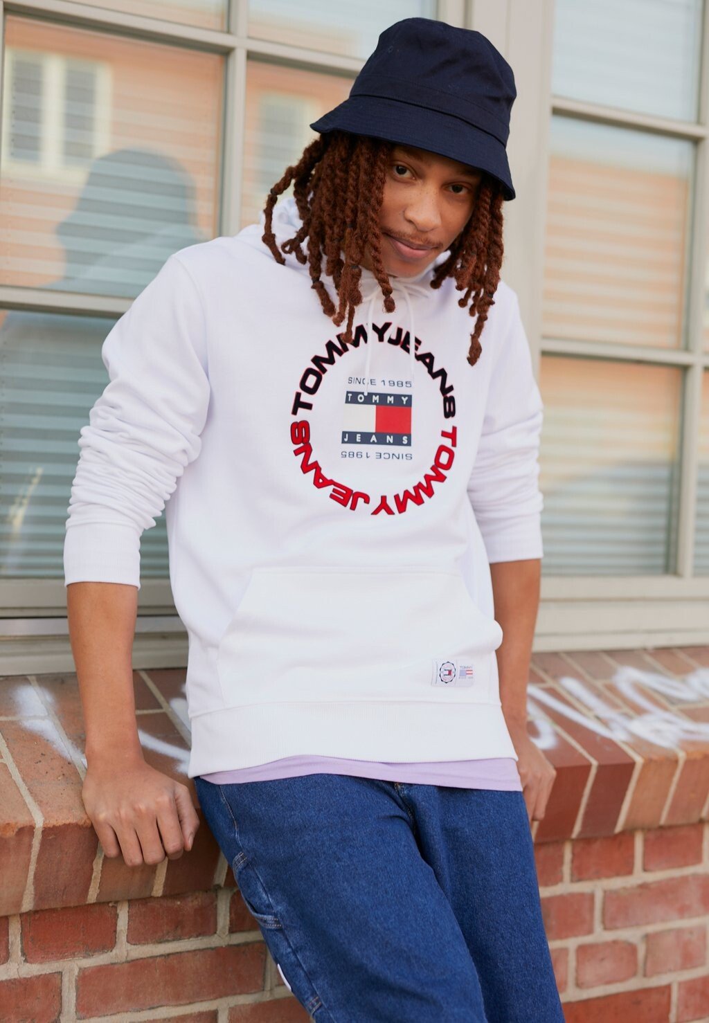 

Толстовка Tommy Jeans, белый