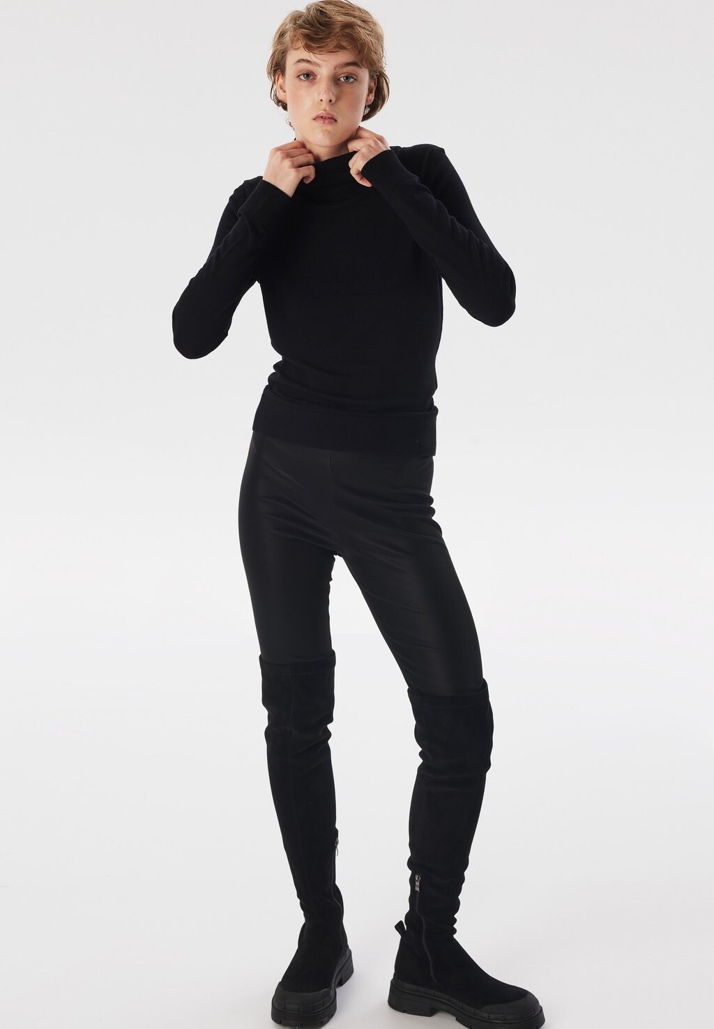 

Джемпер STOP COLLAR BASIC Twist, черный