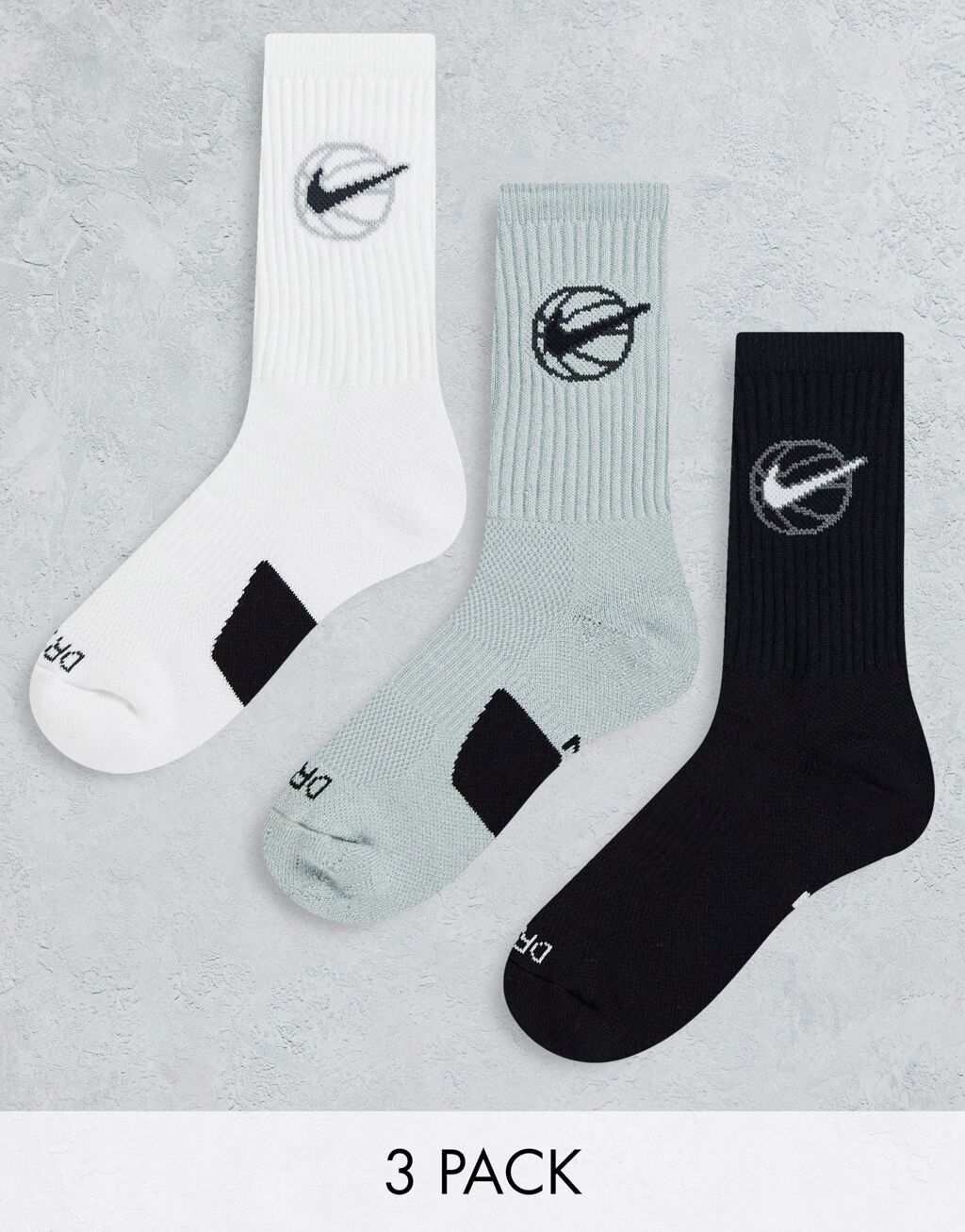 

Набор из трех носков унисекс Nike Basketball белого, серого и черного цветов
