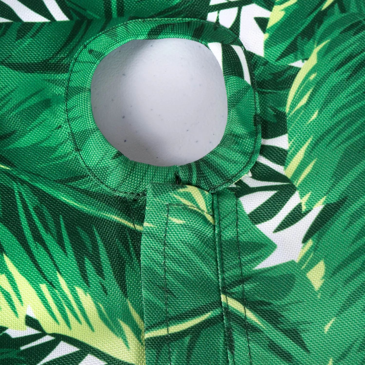 Зелено-белая круглая скатерть с банановым листом и застежкой-молнией шириной 60 дюймов.