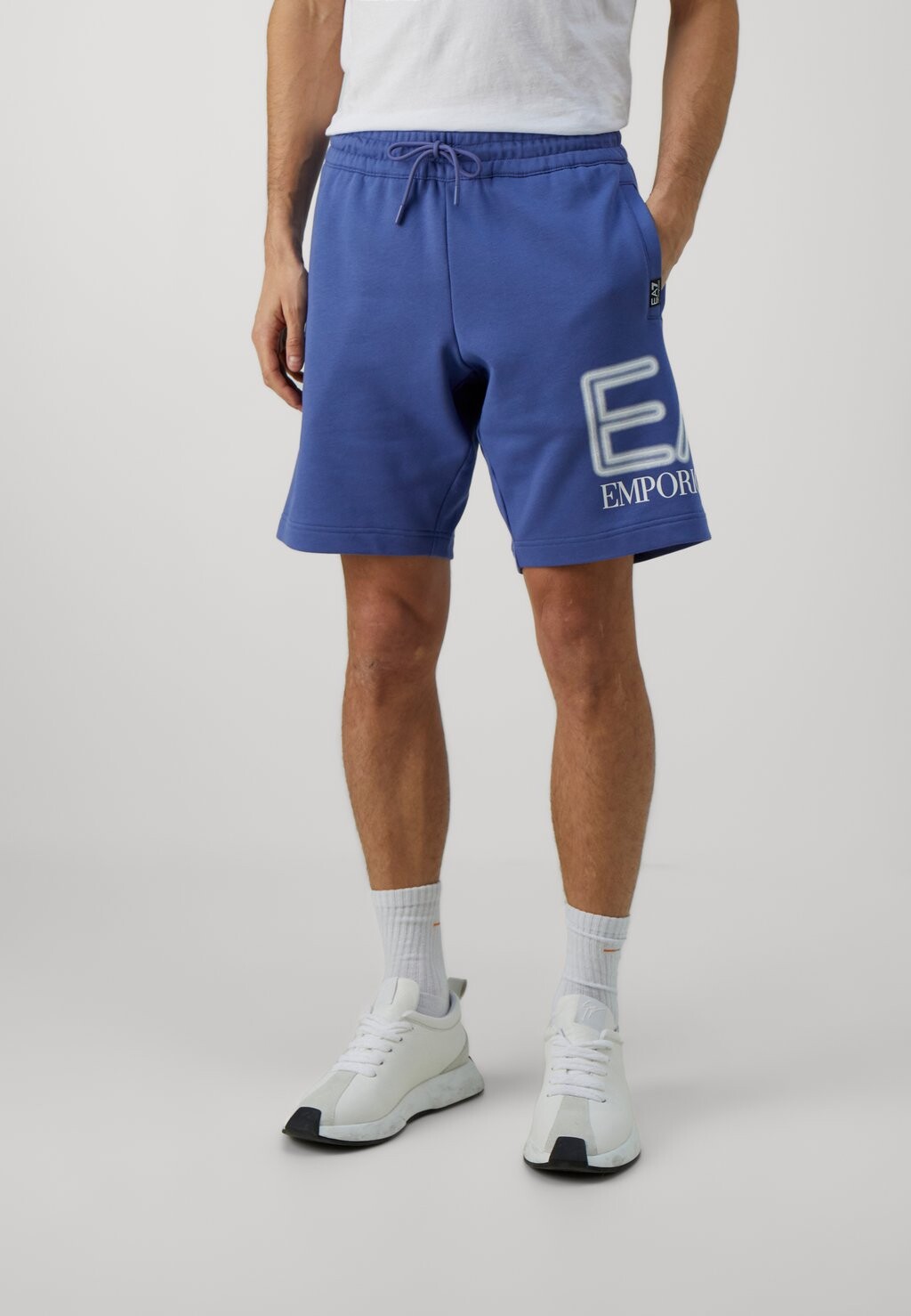 

Спортивные брюки Bermuda EA7 Emporio Armani, цвет bluette
